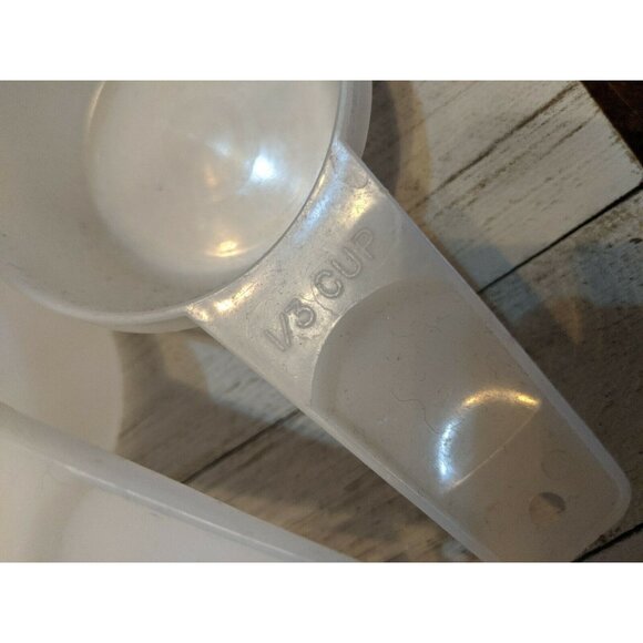 Vintage Tupperware 4 Piece Nesting Hanging Measuring Cups White - Picture 7 of 8